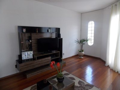 Casa, 4 quartos, 183 m² - Foto 1