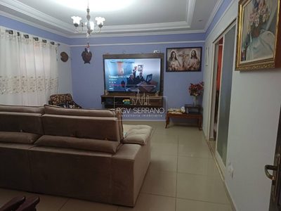 Casa, 4 quartos, 246 m² - Foto 1