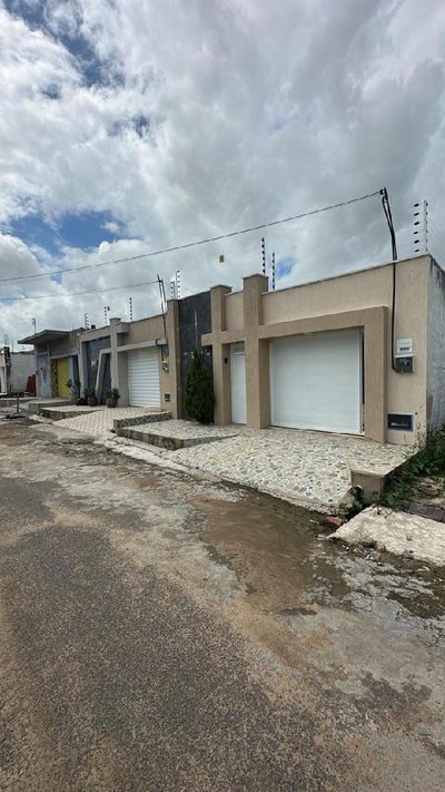Casa, 3 quartos, 196 m² - Foto 1