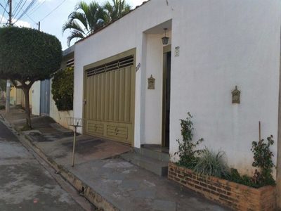 Casa, 3 quartos, 200 m² - Foto 1