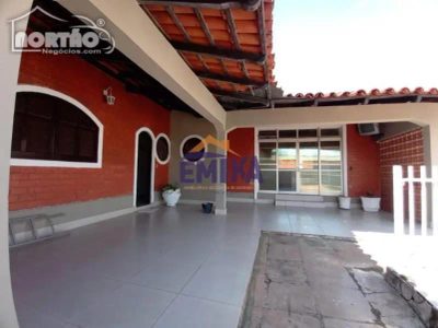 Casa, 3 quartos, 288 m² - Foto 1