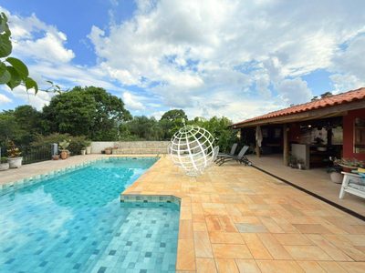 Chácara, 4 quartos, 1080 m² - Foto 1