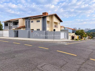 Casa, 3 quartos, 230 m² - Foto 1