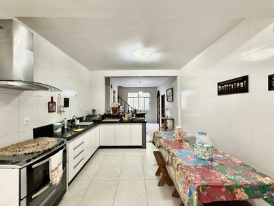 Casa, 5 quartos, 250 m² - Foto 2