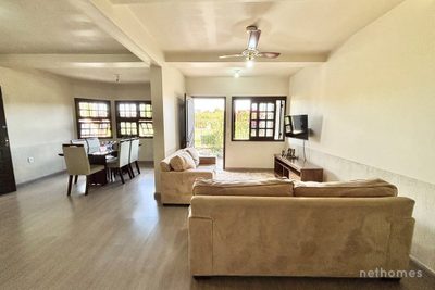 Casa, 4 quartos, 230 m² - Foto 1