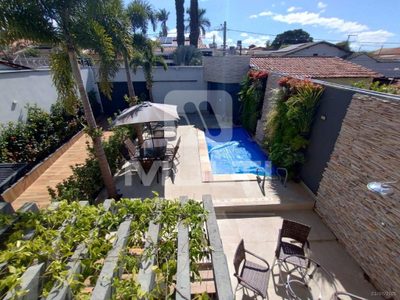 Casa, 4 quartos, 371 m² - Foto 1