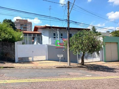 Casa, 3 quartos, 260 m² - Foto 1
