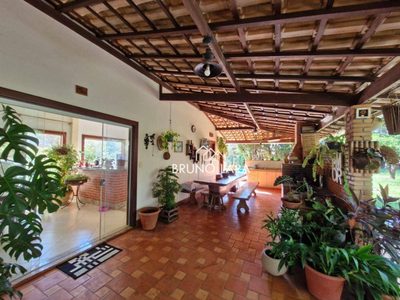 Casa, 4 quartos, 238 m² - Foto 1