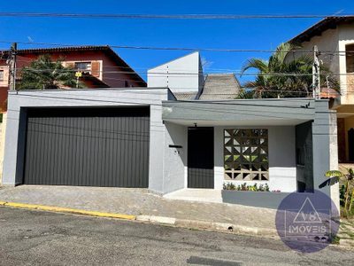 Casa, 3 quartos, 284 m² - Foto 1
