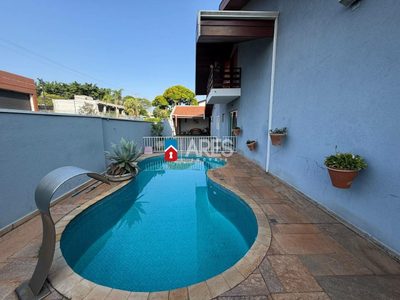 Casa, 5 quartos, 317 m² - Foto 1