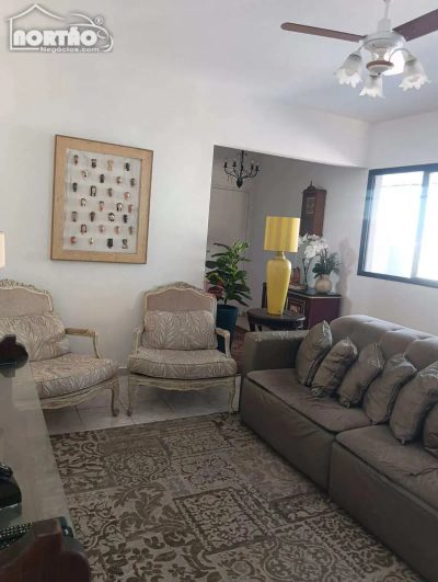 Casa, 4 quartos, 185 m² - Foto 1