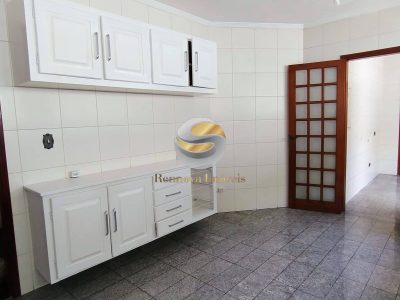 Casa, 4 quartos, 240 m² - Foto 3