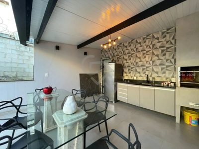 Casa, 3 quartos, 200 m² - Foto 2
