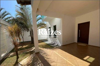 Casa, 4 quartos, 330 m² - Foto 1