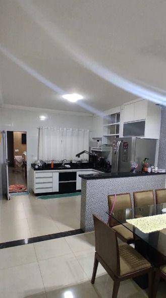 Casa, 3 quartos, 190 m² - Foto 4