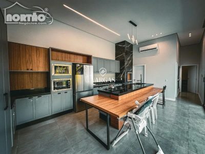 Casa, 1 quarto, 181 m² - Foto 4