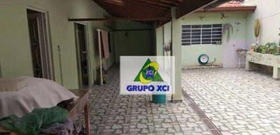 Casa, 4 quartos, 180 m² - Foto 1