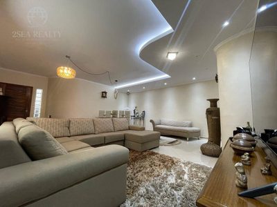 Casa, 4 quartos, 240 m² - Foto 1