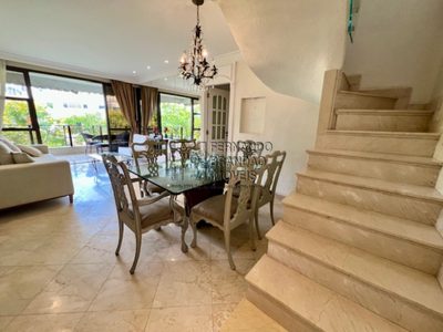Cobertura, 3 quartos, 218 m² - Foto 4