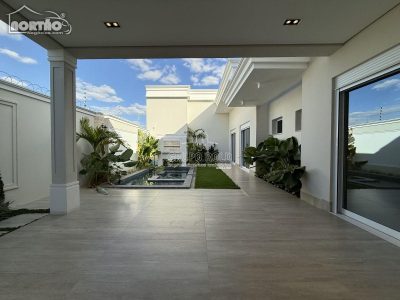 Casa, 4 quartos, 255 m² - Foto 1
