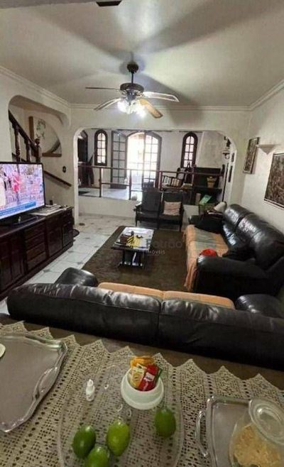 Sobrado, 3 quartos, 245 m² - Foto 1