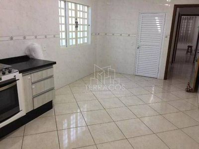 Casa, 3 quartos, 201 m² - Foto 2