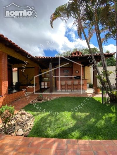 Casa, 4 quartos, 280 m² - Foto 1