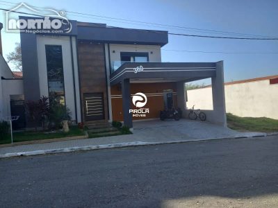 Casa, 4 quartos, 267 m² - Foto 1