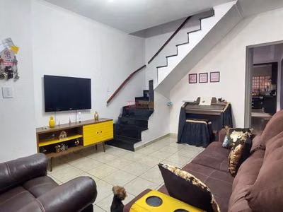 Sobrado, 3 quartos, 206 m² - Foto 1