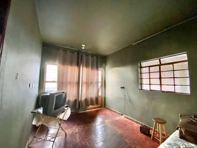 Casa, 2 quartos, 180 m² - Foto 1