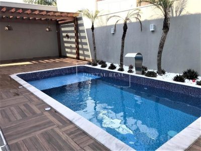 Casa, 3 quartos, 246 m² - Foto 1