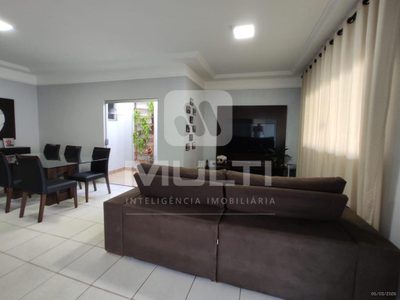 Casa, 3 quartos, 124 m² - Foto 1