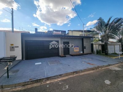 Sobrado, 4 quartos, 329 m² - Foto 1