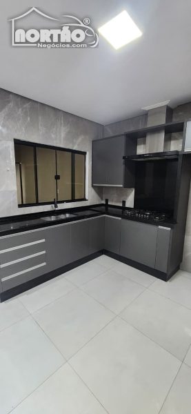 Casa, 4 quartos, 202 m² - Foto 2
