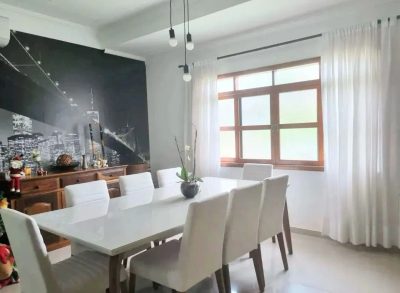 Casa, 4 quartos, 180 m² - Foto 1