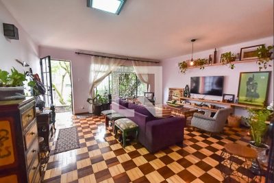 Casa, 3 quartos, 259 m² - Foto 1