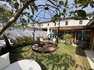 Sobrado, 3 quartos, 271 m² - Foto 1