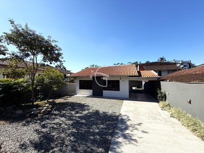 Casa, 3 quartos, 210 m² - Foto 1