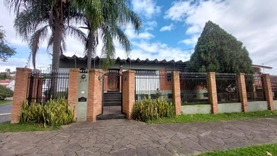 Casa, 4 quartos, 240 m² - Foto 1