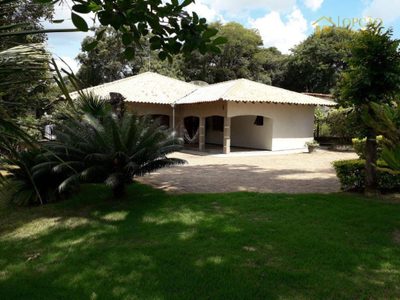 Chácara, 3 quartos, 2630 m² - Foto 1