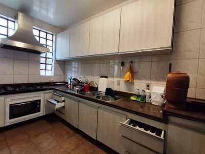 Casa, 7 quartos, 324 m² - Foto 3