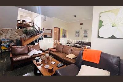 Casa, 4 quartos, 263 m² - Foto 1