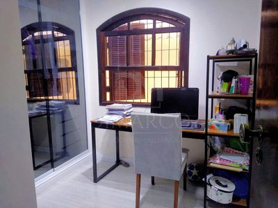 Casa, 3 quartos, 208 m² - Foto 1