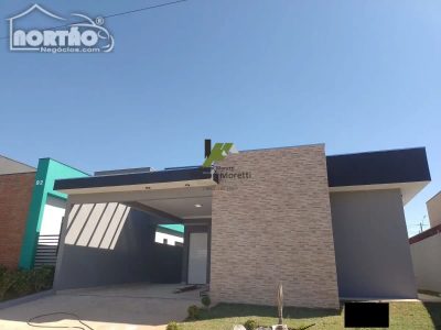 Casa, 5 quartos, 136 m² - Foto 1