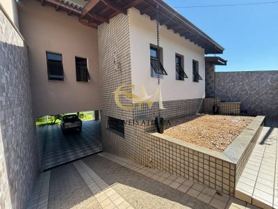 Casa, 5 quartos, 327 m² - Foto 1