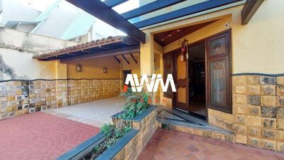 Sobrado, 4 quartos, 338 m² - Foto 1