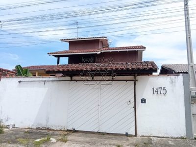 Casa, 4 quartos, 230 m² - Foto 1