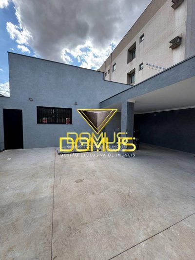 Casa, 3 quartos, 253 m² - Foto 1