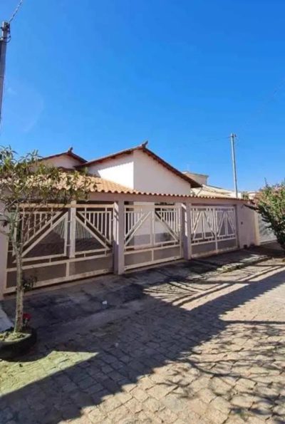 Casa, 4 quartos, 180 m² - Foto 1
