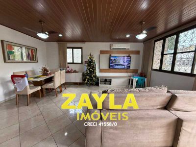 Casa, 3 quartos, 275 m² - Foto 1